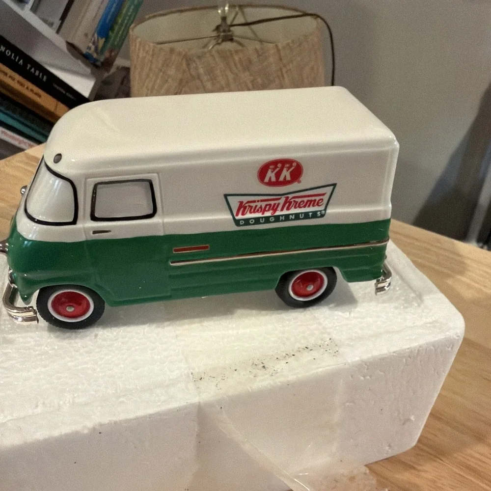 Vtg '02 Dept 56 Snow Village Accessory ~ Krispy Kreme Doughnut Deliveries #55165